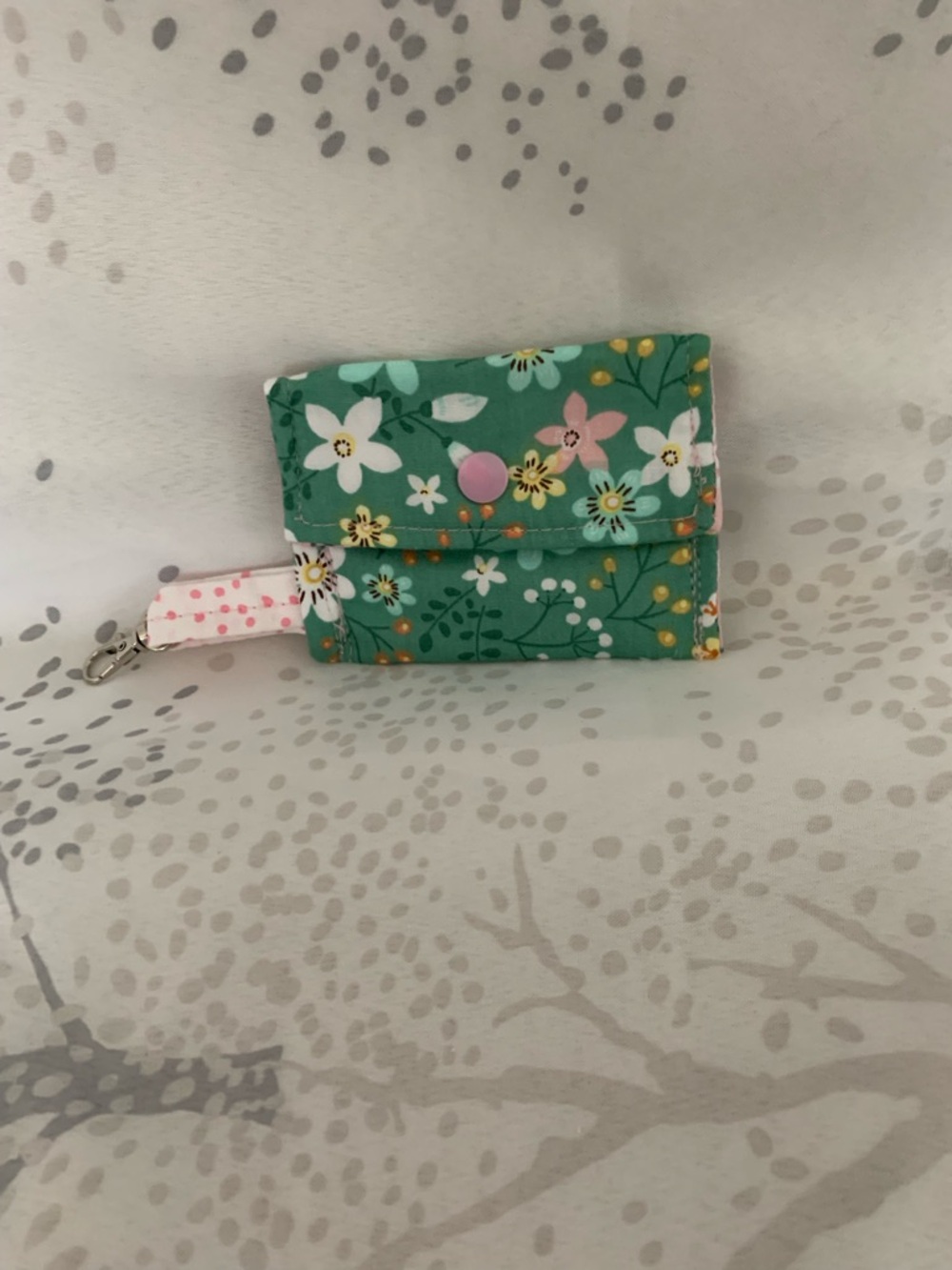 PatBen Decor , NWT , handmade vintage style flora fabric Wallet